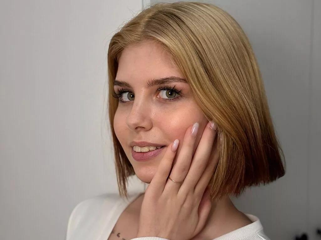 LizbethChaplin from LiveJasmin