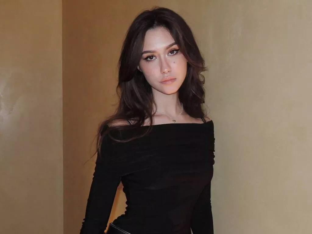 SunnDeeks from LiveJasmin