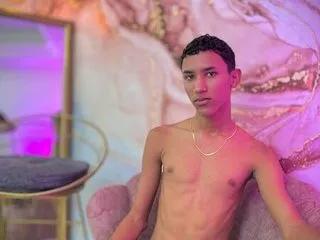 brownSliim from Streamate