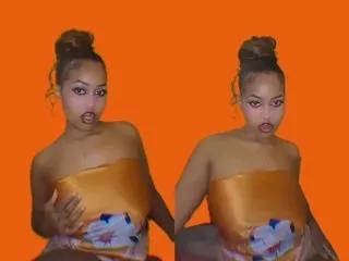 Curvycharm from Streamate