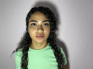 CuteeWoorlds18 from Streamate