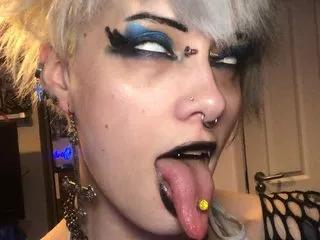 glitterqueen99 from Streamate