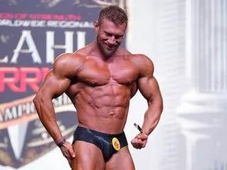 MuscularKevinxxx from Streamate