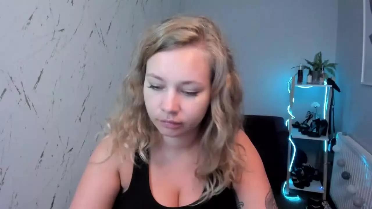 bambiHOLLY from Streamray