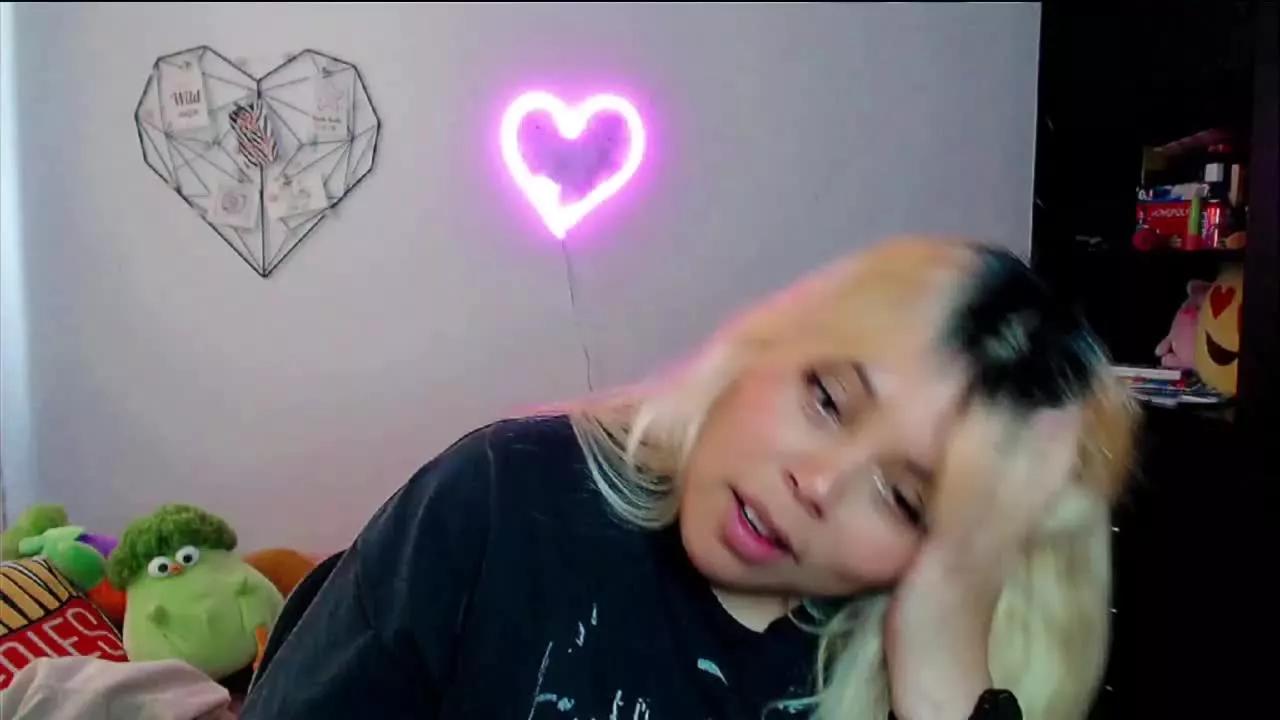 EllieAutumn from Streamray