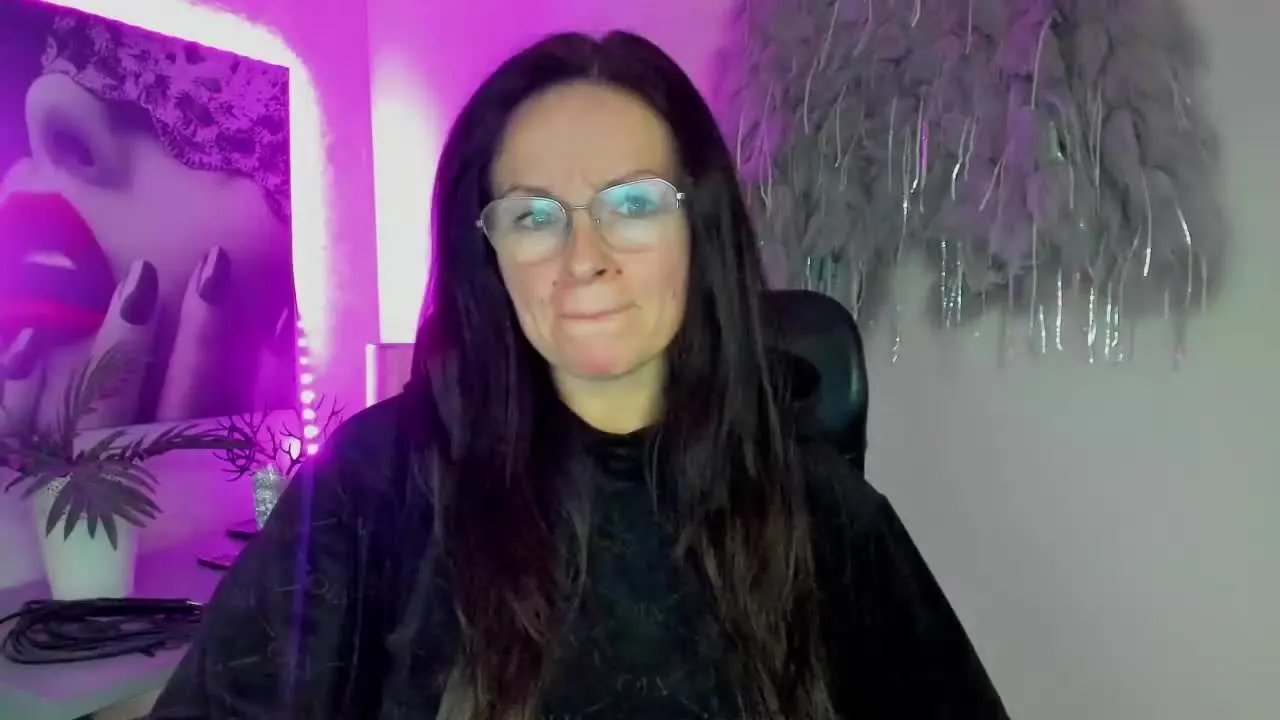 HelenTasty from Streamray