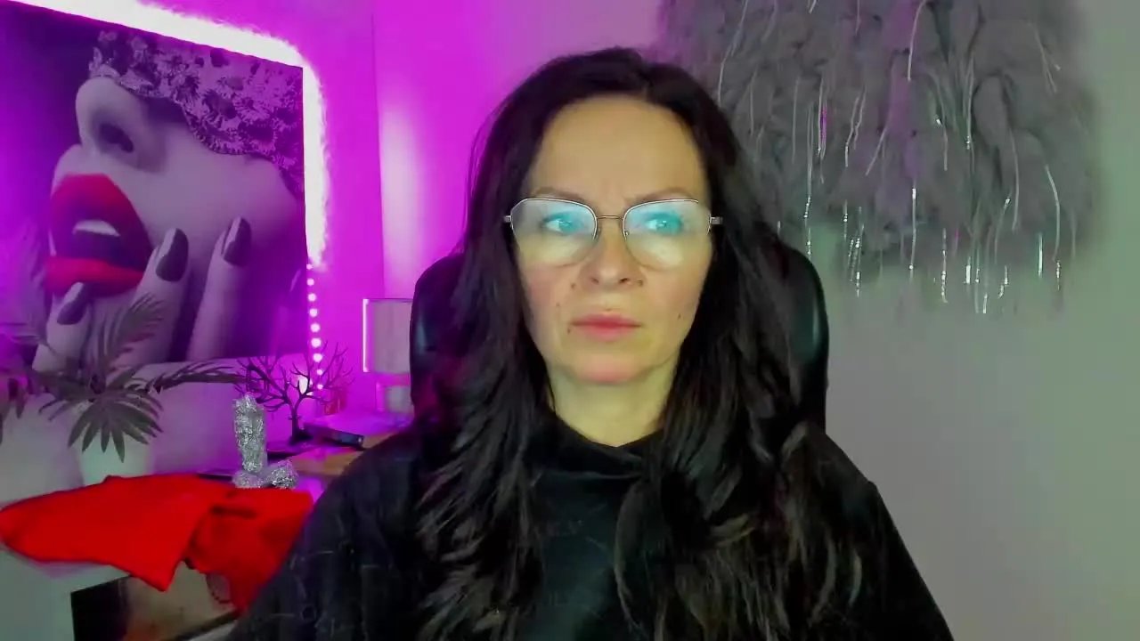 HelenTasty from Streamray