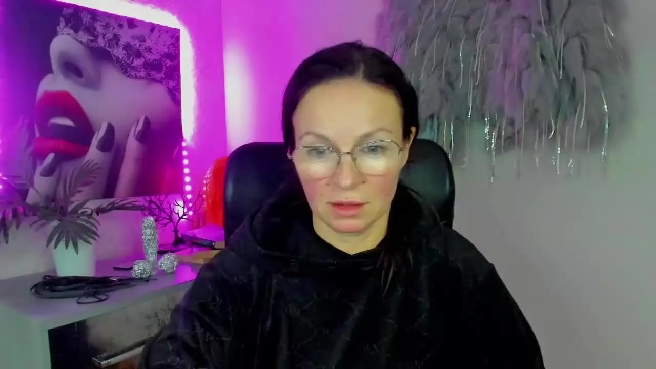 HelenTasty from Streamray