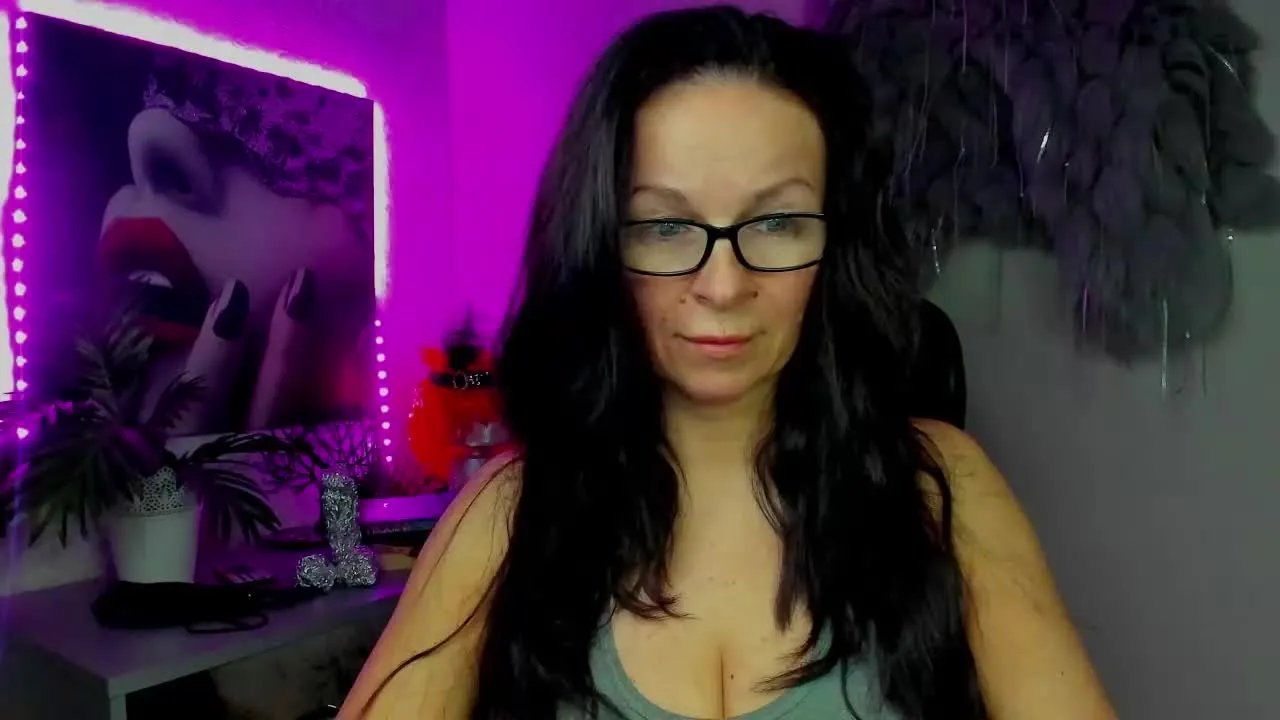 HelenTasty from Streamray