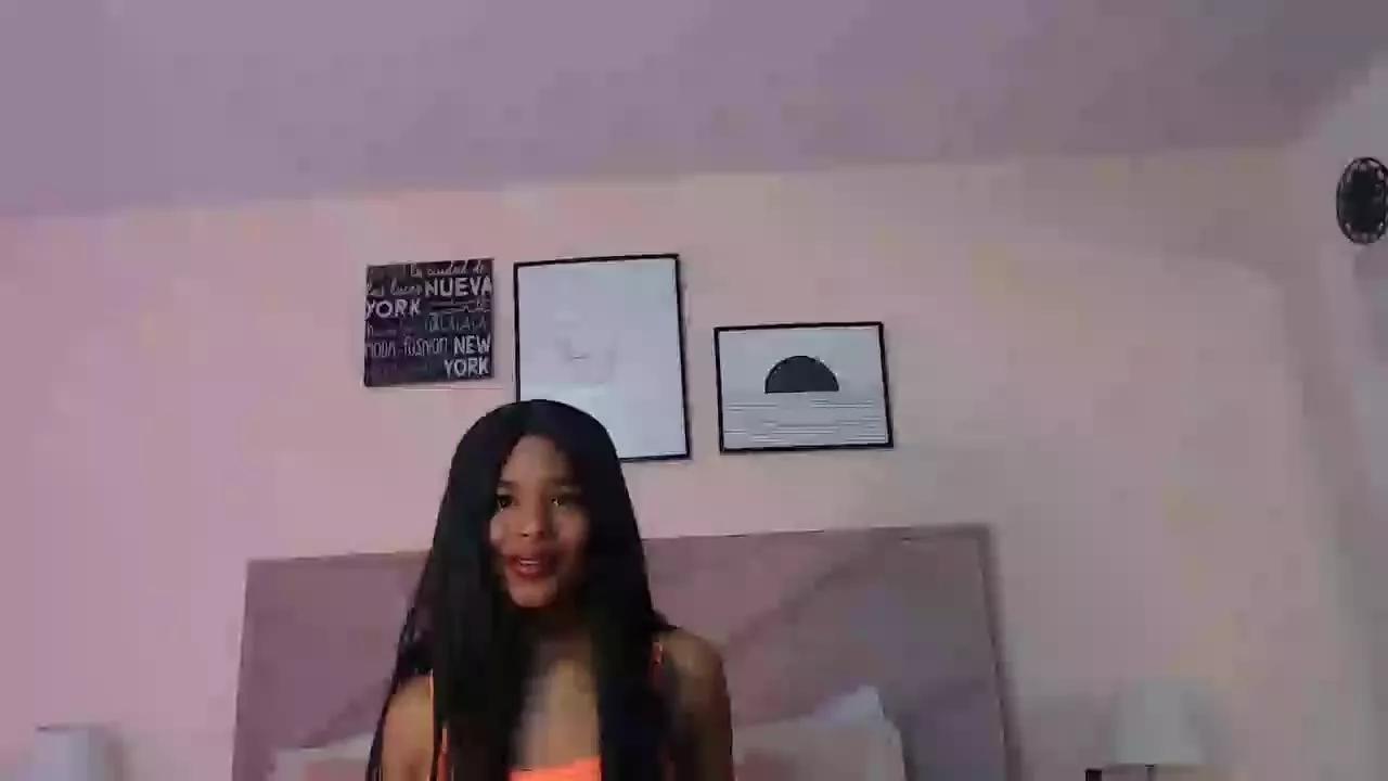 Lucy_Larz from Streamray