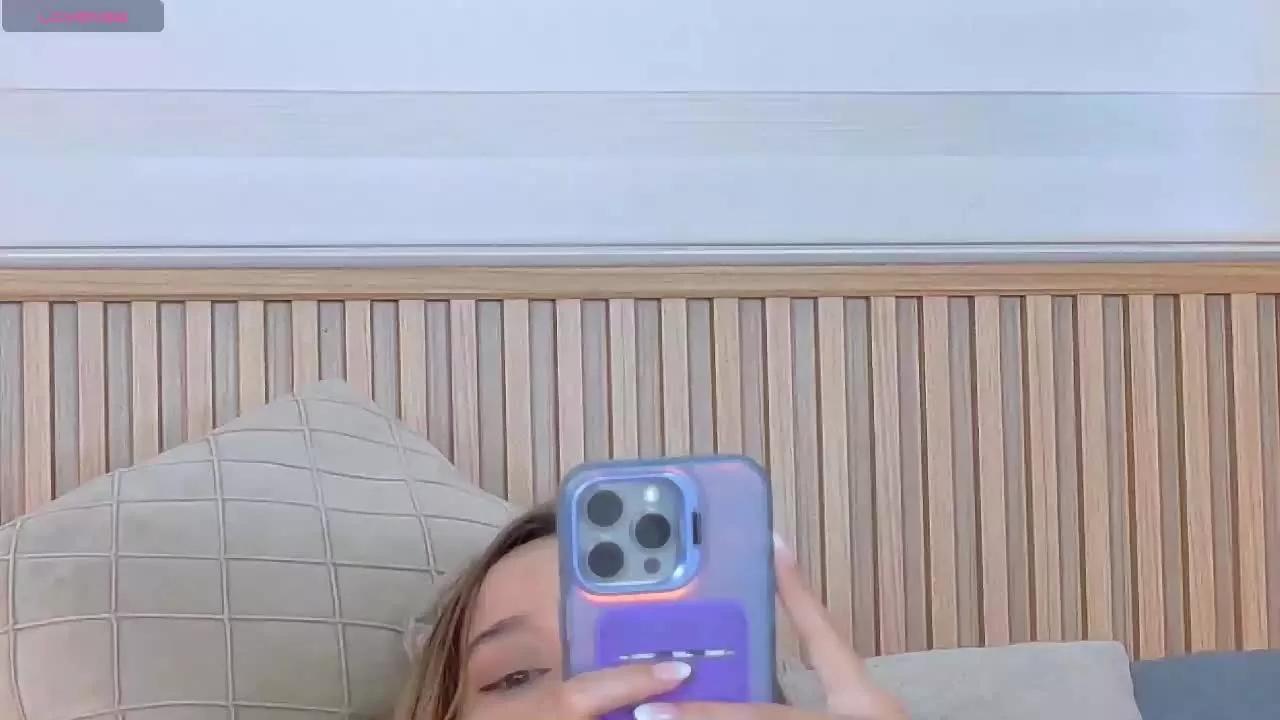 Naked Room VioletPortman 