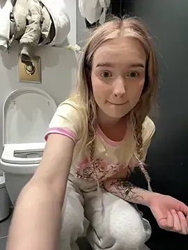 -teenytiny- on StripChat 