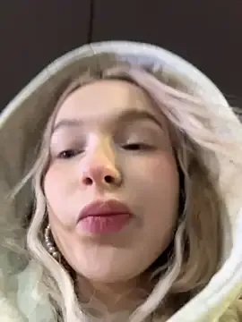 -teenytiny- on StripChat 