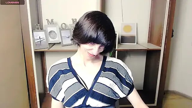 _AngeliaFlow_ from StripChat