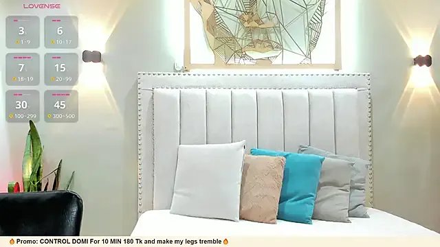 _LaraMom_ from StripChat