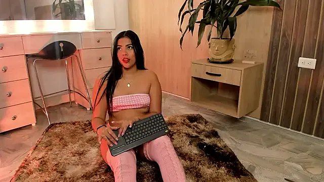 _SamantaGomez from StripChat