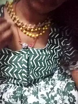 Aadhini01 from StripChat