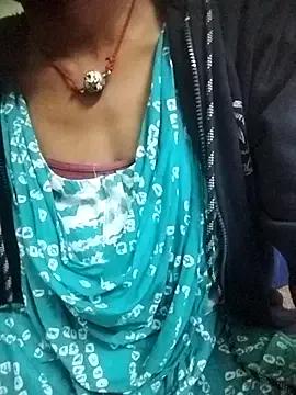 Aadhini01 from StripChat