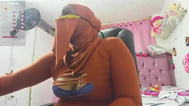 Aaliyah_brown from StripChat