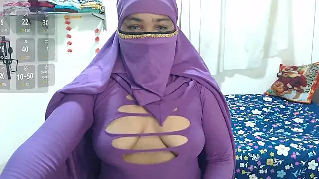 Aaliyah_brown from StripChat