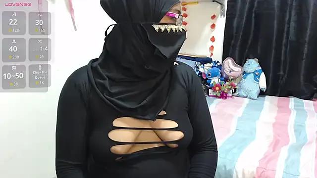 Aaliyah_brown from StripChat