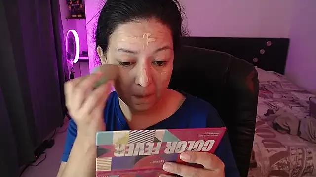 Abbyjoness21 from StripChat