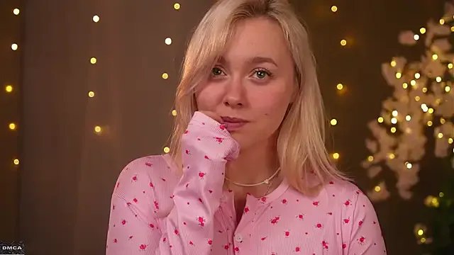 AccaCroyle from StripChat