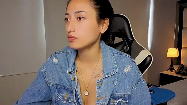 Adhara7 from StripChat