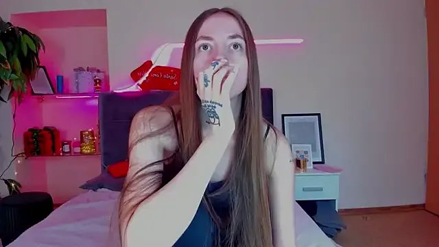 AdrianaCult from StripChat