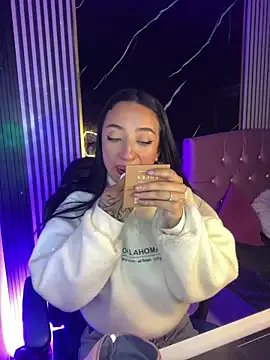 Ady_18 from StripChat