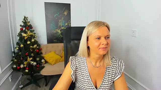 AgathaKlouin from StripChat