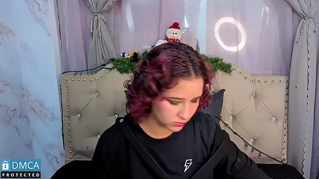 ahsly_Zam from StripChat