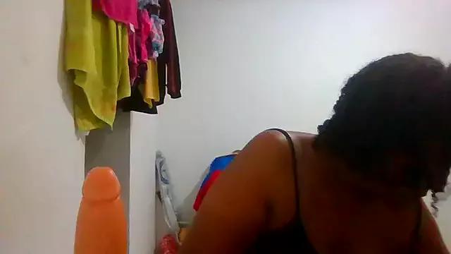 Naked Room Aishamara 