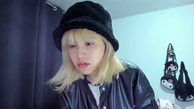 Akane-Mou on StripChat 