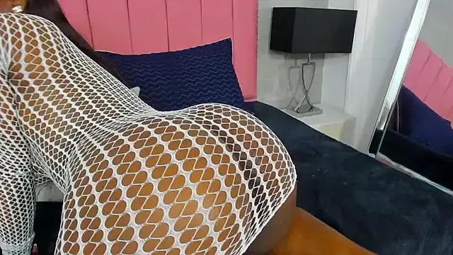 Alaia_Colins from StripChat