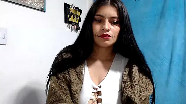 AlanaHotxx from StripChat