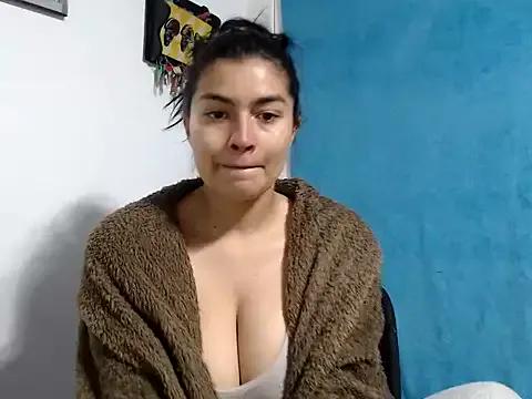 AlanaHotxx from StripChat