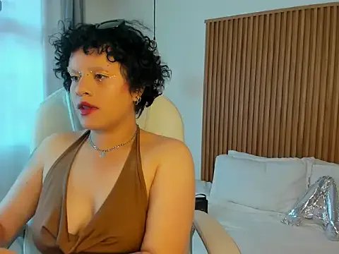 Alaska_deluxe from StripChat