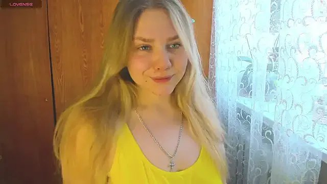 AlinaMors from StripChat