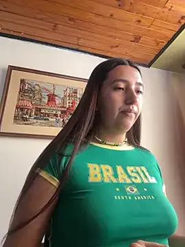Alix_Rousees from StripChat