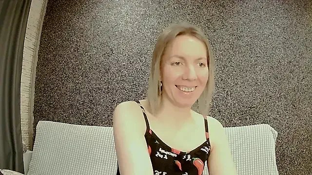 Amanda_Luxe from StripChat