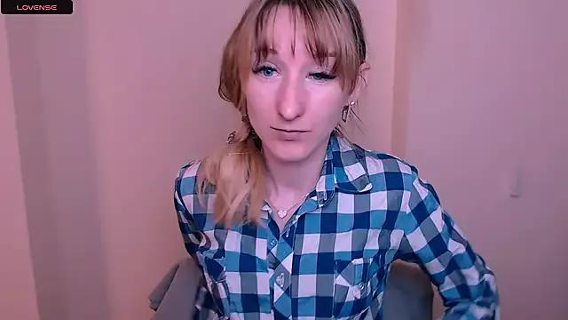AmandaSell from StripChat