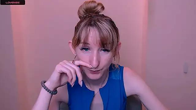 AmandaSell from StripChat