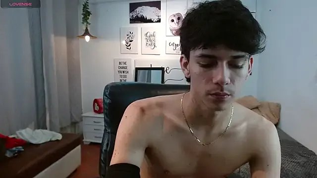 AmethystShadow17 from StripChat