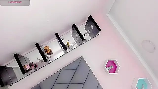 Amira_Ember from StripChat