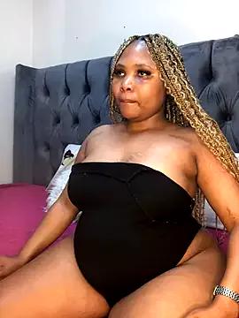 Anaelle24 from StripChat