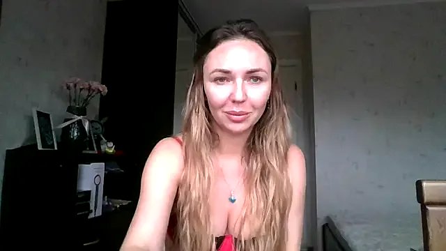 AngelinaLove28 from StripChat