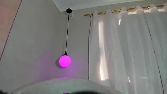 anna_lorenss from StripChat