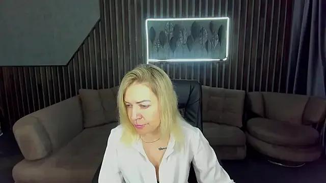 Anna_Snows from StripChat