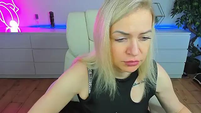 Anna_Snows from StripChat